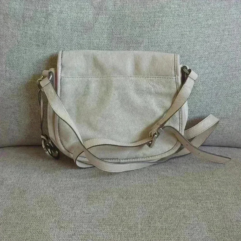 Michael Kors White Leather Saddle Bag - Picture 4 of 9
